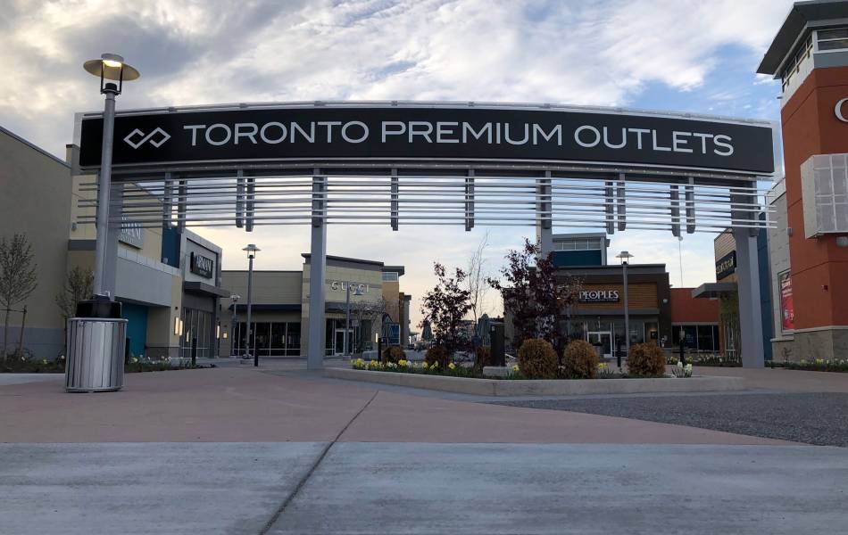 Toronto Premium Outlets Mall, canada ,Ontario 